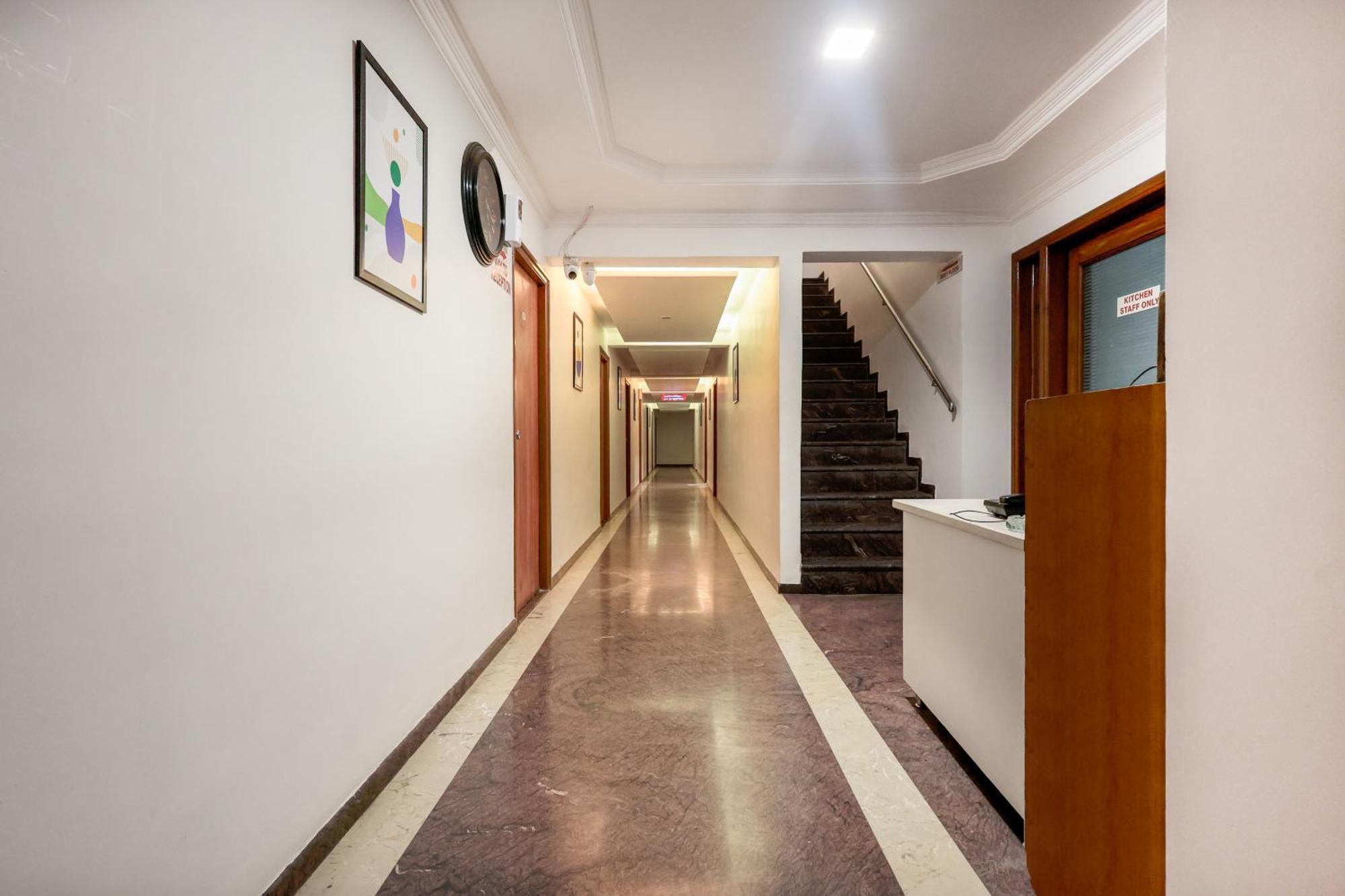 Hotel Treebo Rvg Vadódara Exteriér fotografie